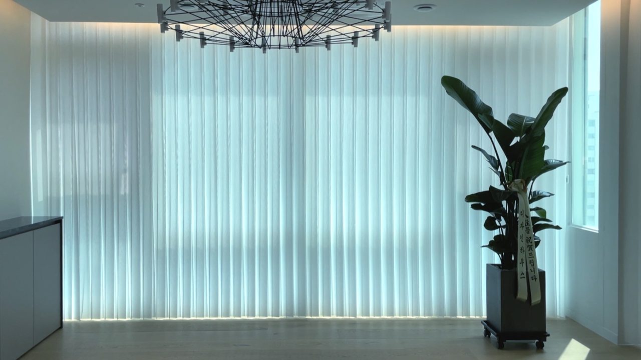 목동 하이페리온2차 스마트커튼 유니슬렛 전동커튼 시공 사례 — 전동으로 시공할 경우, 전동으로만 조작이 가능하고