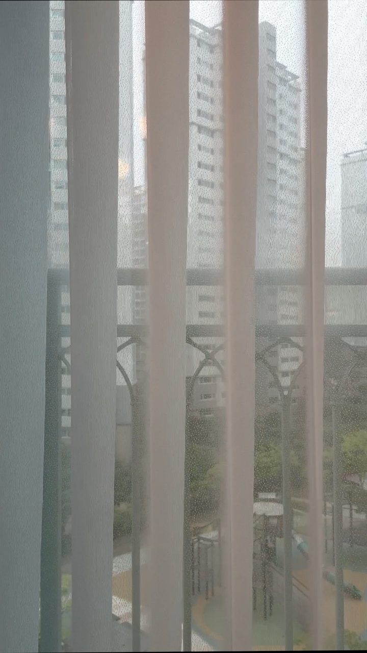 수원 매탄위브하늘채 유니슬랫 커튼 화이트 플레인 시공사례 유니슬렛 커튼 — 섬세하게 각도 조절이 가능