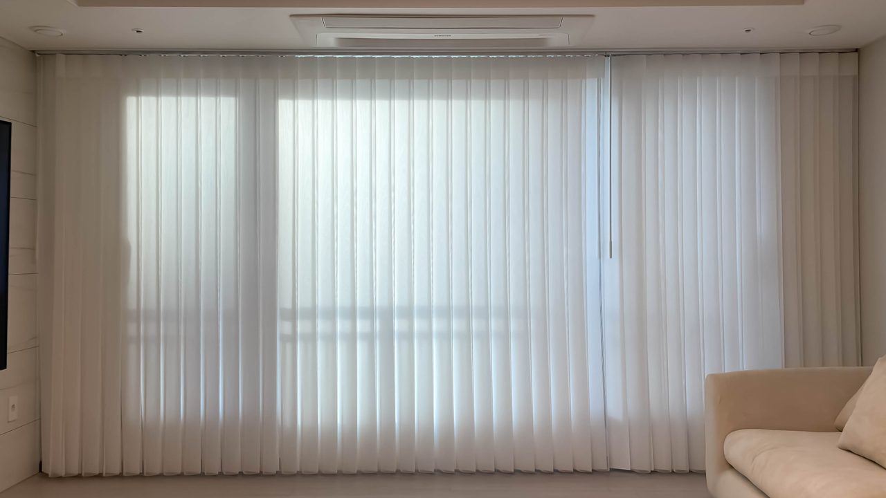 경기 화성시 호반써밋동탄 유니슬랫 커튼 시공 사례 유니슬렛 커튼 — 우측은 풀채광
