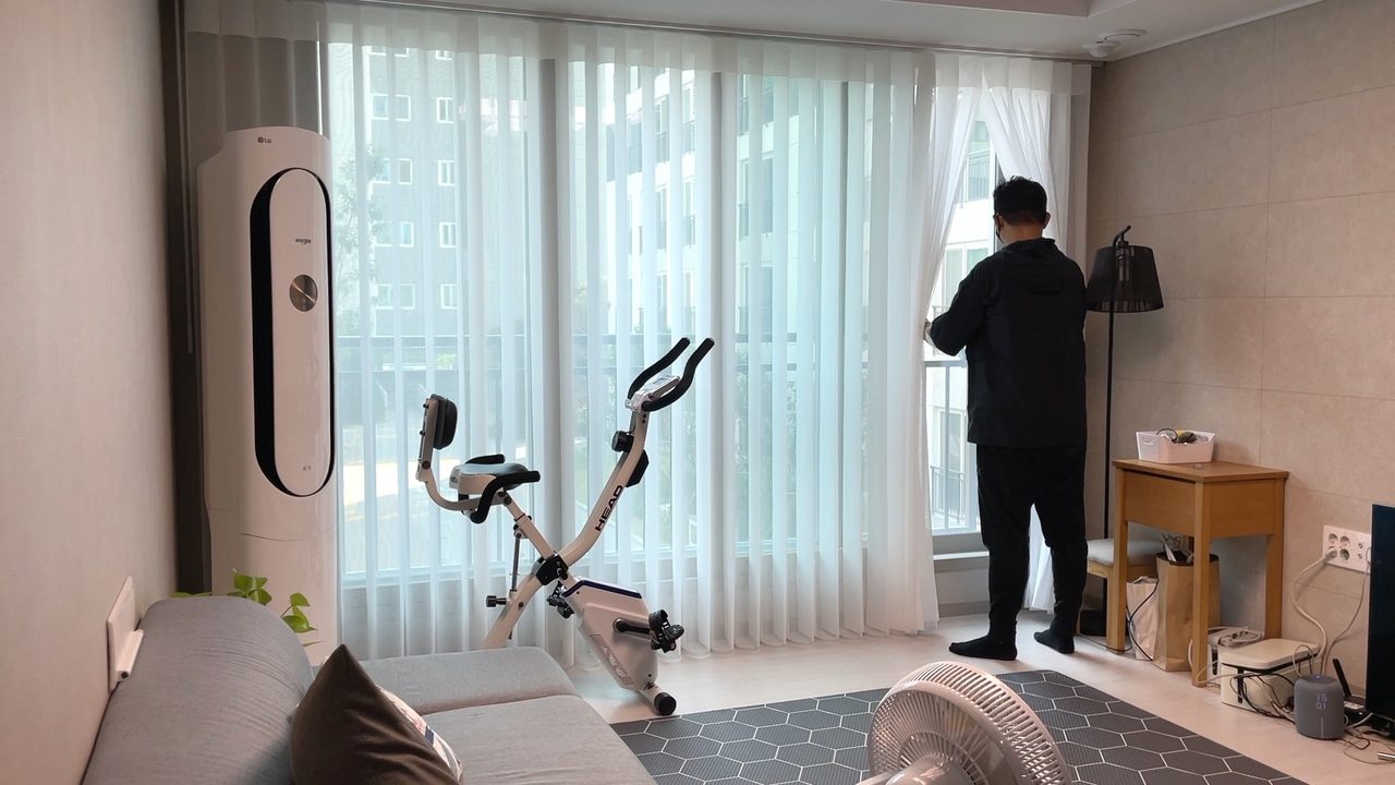 강동구 리앤파크 아파트2층 유니슬렛 커튼 시공사례 — 또한 화이트 컬러를 선택한다고 해도