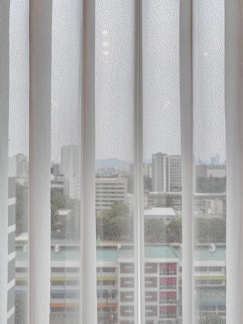 광진구 이편한세상 유니슬렛 커튼, 허니콤 암막, 쉬폰커튼, L자형 블라인드 써니케임홈 시공 사례 — 안방은 허니콤 암막 블라인드