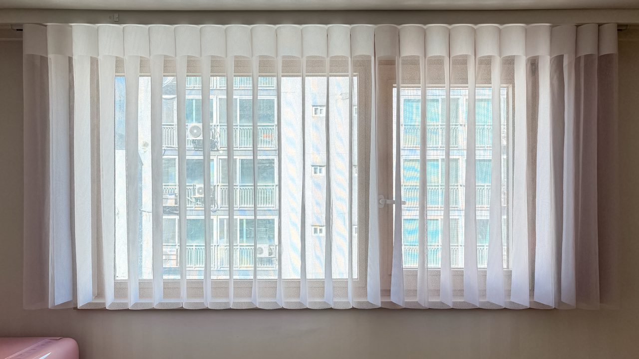 서초구 방배동 빌라 유니슬렛 커튼 코튼우드 컬러 시공사례 — 서재 방에도 유니슬렛