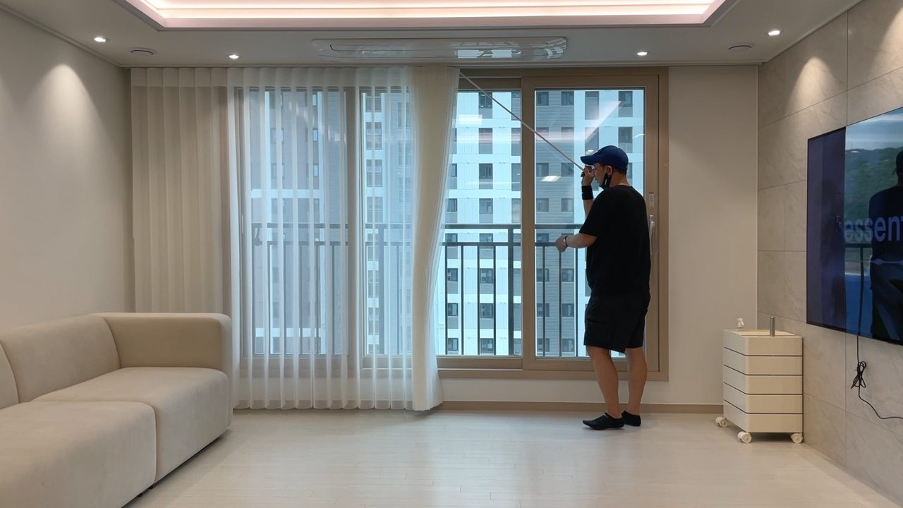 의정부 아트포레 10층 유니슬렛 커튼 화이트 플레인 시공사례 — 외부에서 내부를 볼 수 없을 뿐 아니라