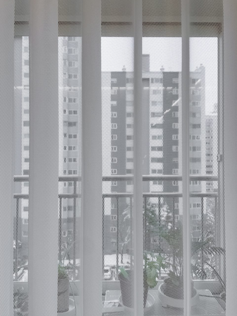 일산 백마마을 삼성아파트 유니슬렛 커튼, 암막, 차르르 시공 사례 — 가까이에서 본 풀 채광 모습