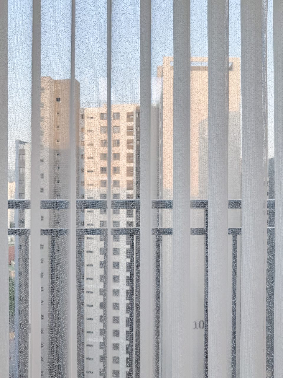하남 더샵에디피스 유니슬렛 커튼, 차르르, 알리미늄 써니케임홈 시공사례 — 상황에 맞게 각도를 조절하여 사용