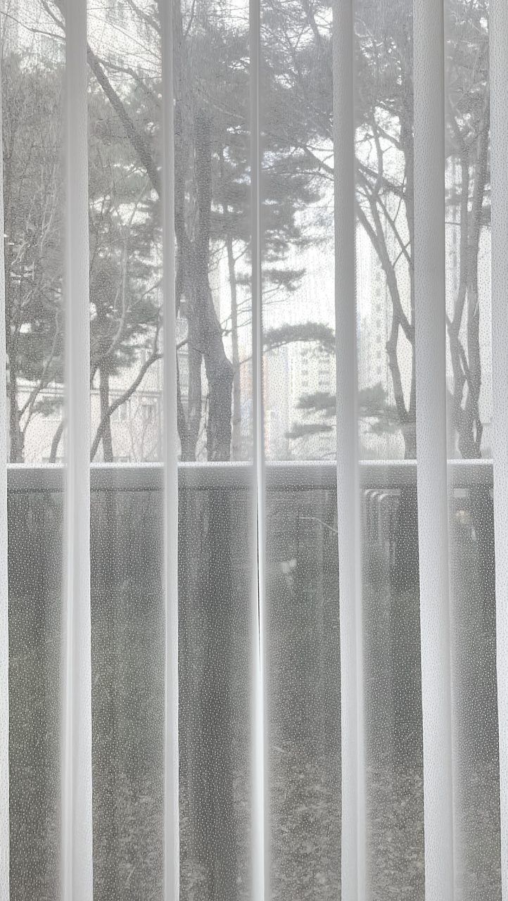 흑석 센트레빌2차 40평대 유니슬렛 커튼, 암막, 허니콤, 알리미늄 블라인드, 차르르 시공사례 — 콤비 베이직 화이트로 시공